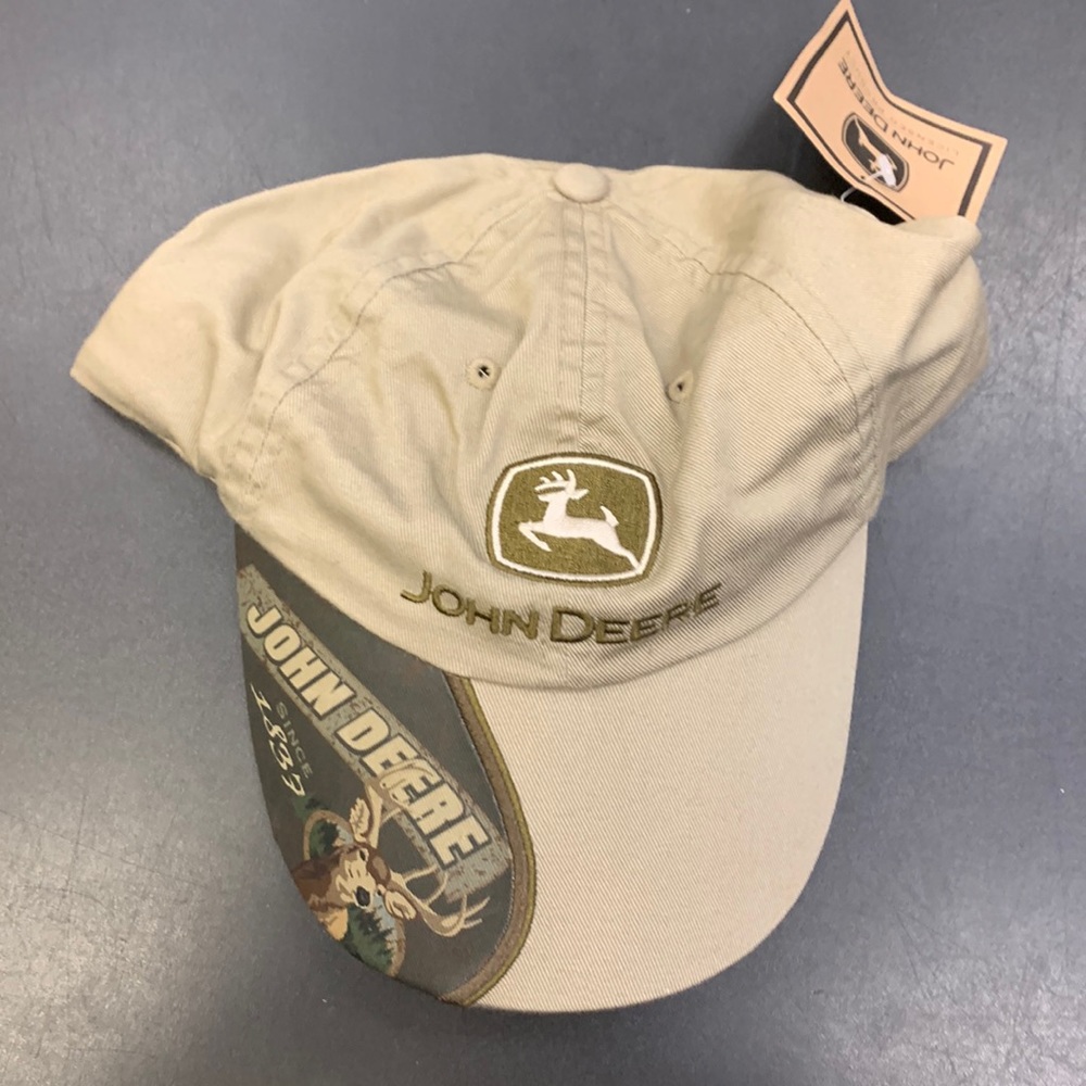 John Deere Mens Hat. NWT